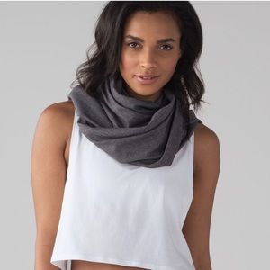 Blue/black Lulu Lemon Vinyasa Scarf